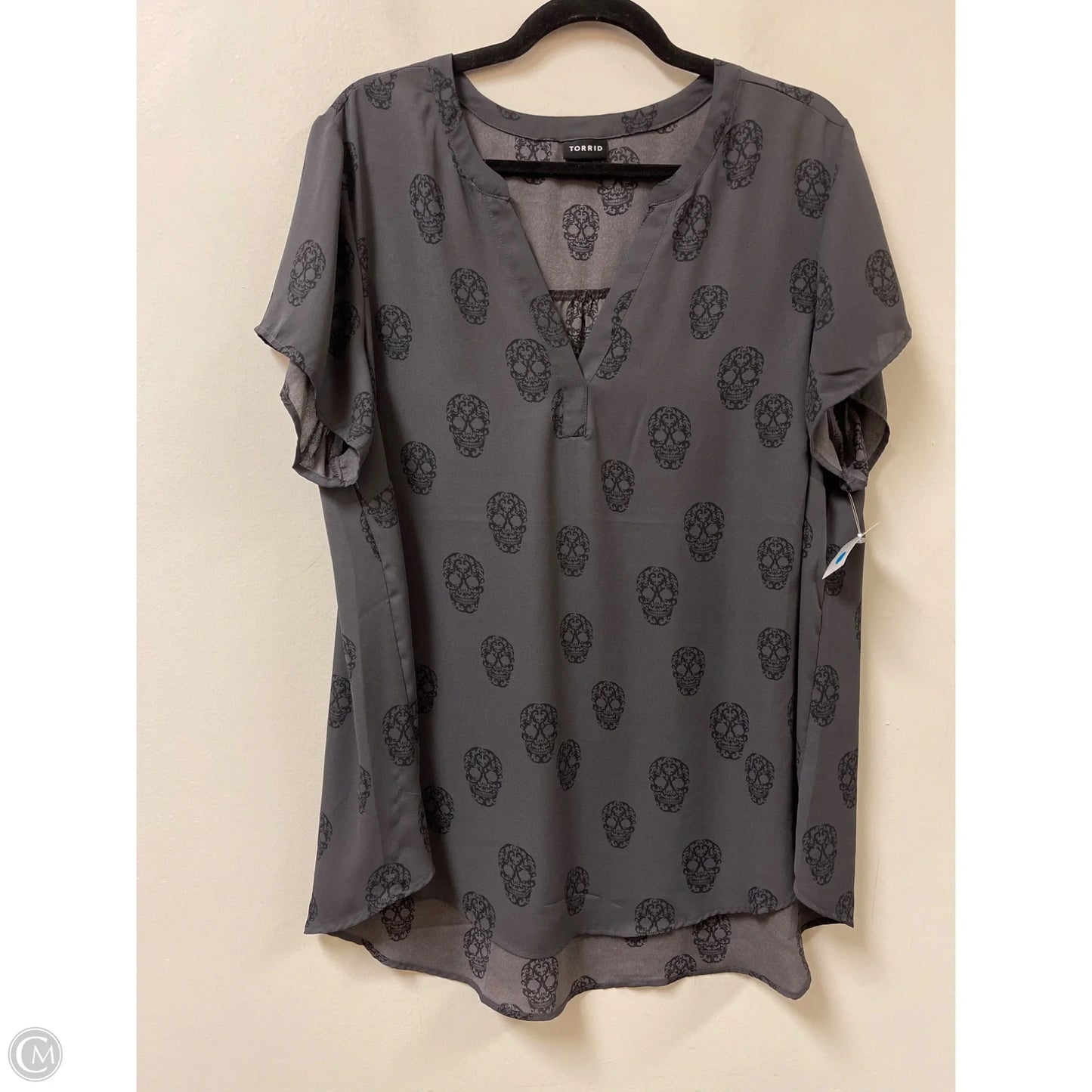 Top Short Sleeve By Torrid In Grey, Size: 2x