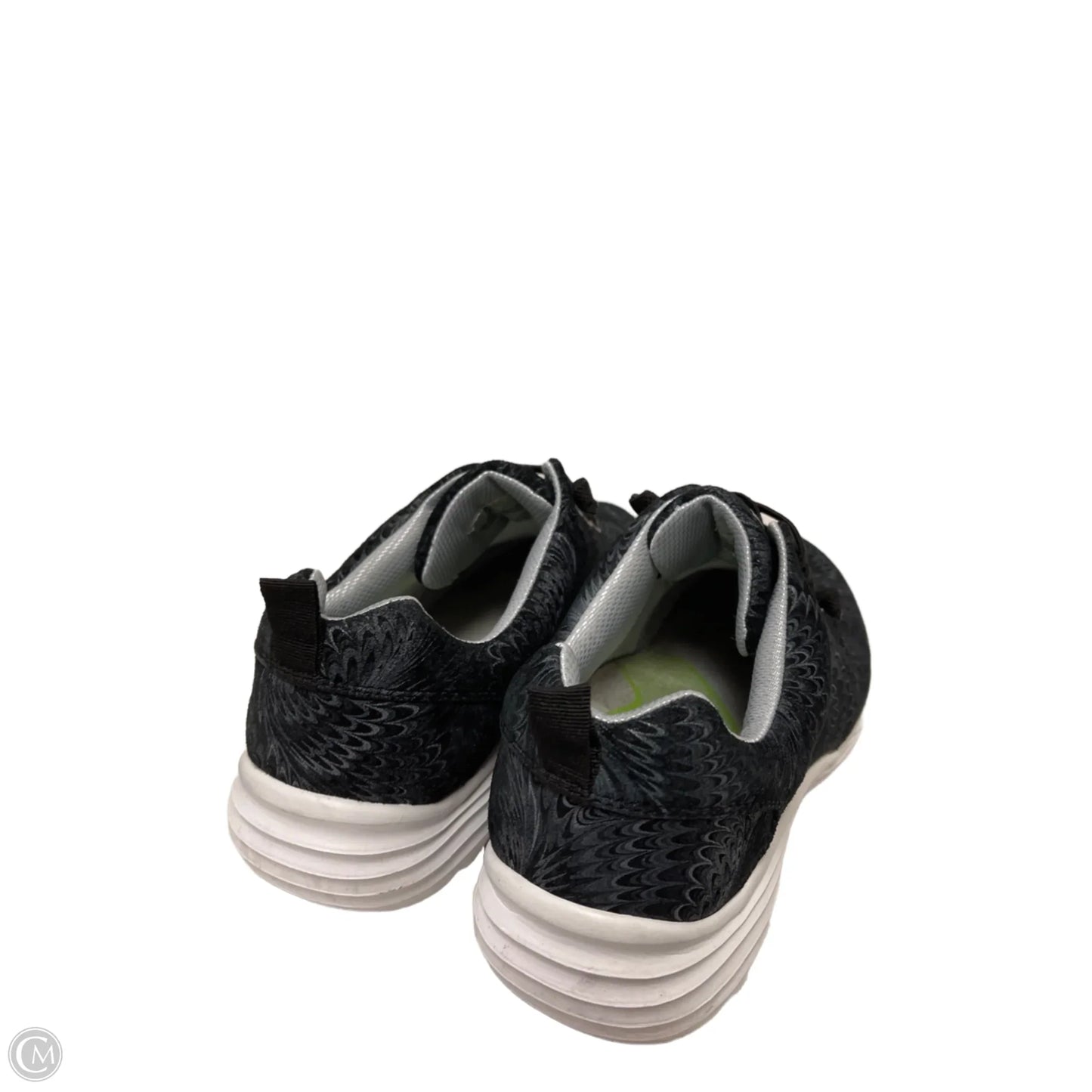 Shoes Sneakers By Cmc In Black, Size: 10