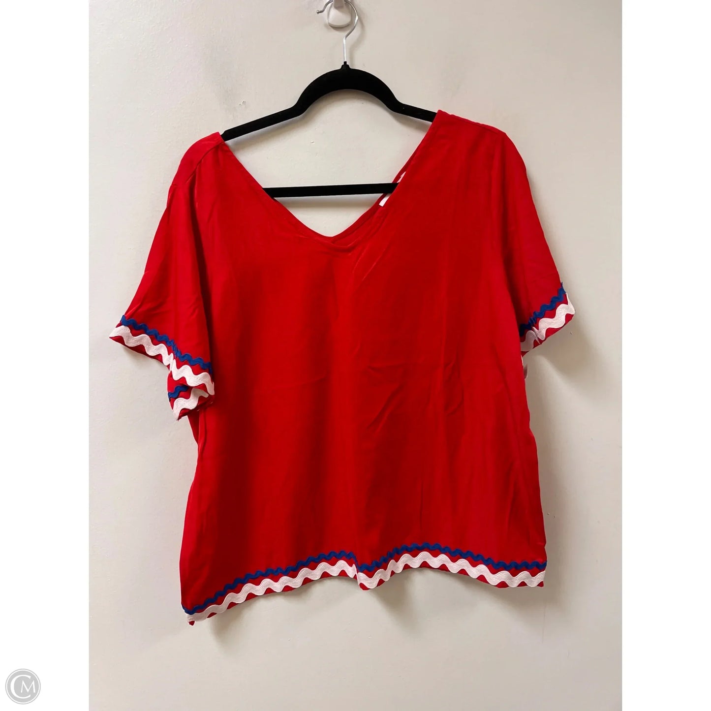 Top Short Sleeve By Clothes Mentor In Red, Size: M
