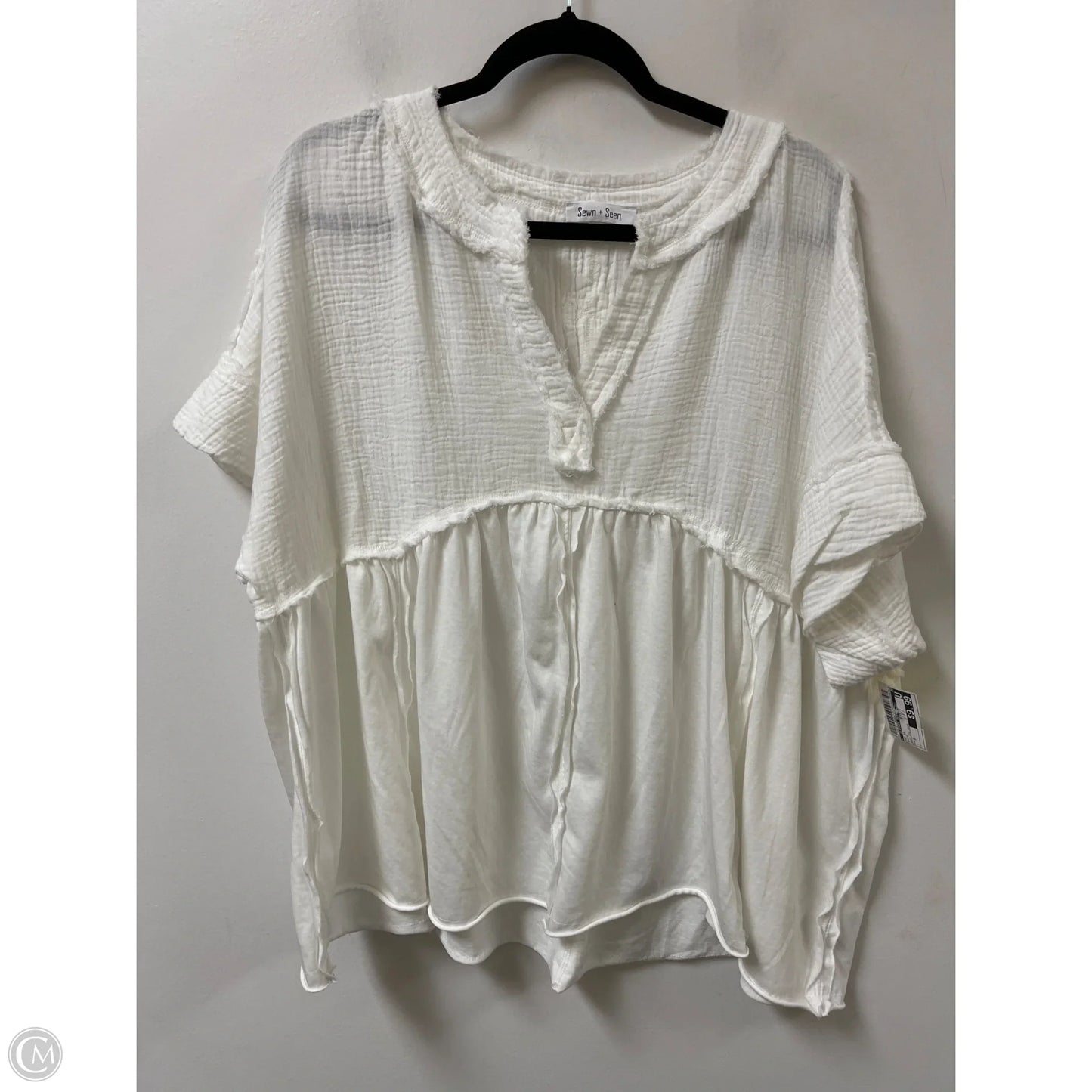 Top Short Sleeve By Clothes Mentor In White, Size: S