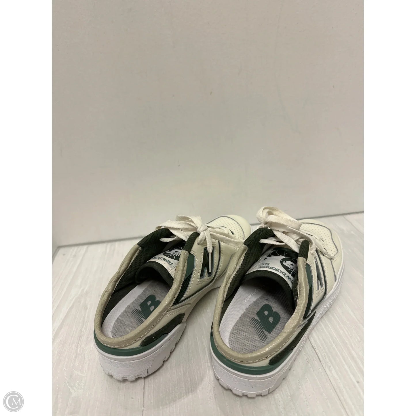 Shoes Sneakers By New Balance In White, Size: 9