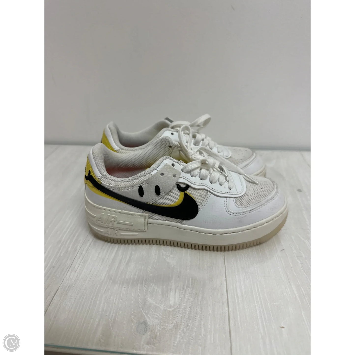 Shoes Athletic By Nike In White, Size: 6.5