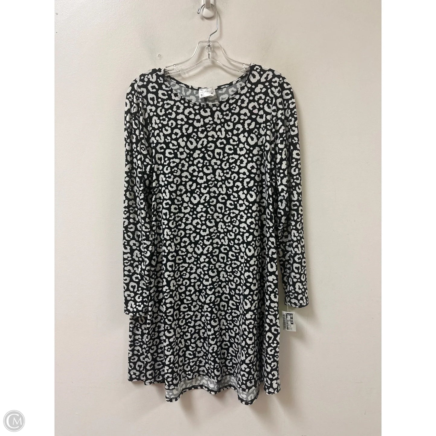 Dress Casual Short By Clothes Mentor In Black & White, Size: S