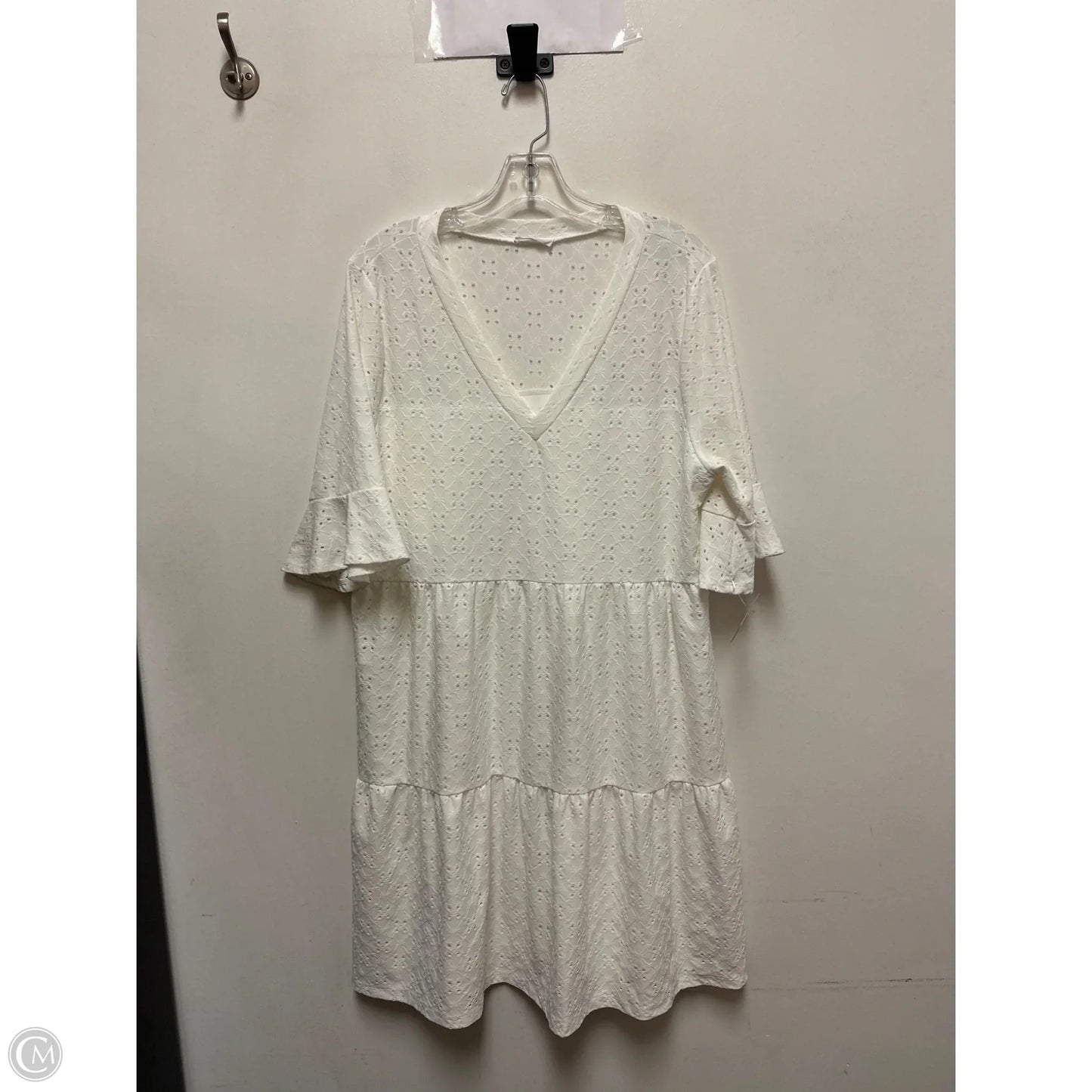 Dress Casual Short By Chicsoul In White, Size: L