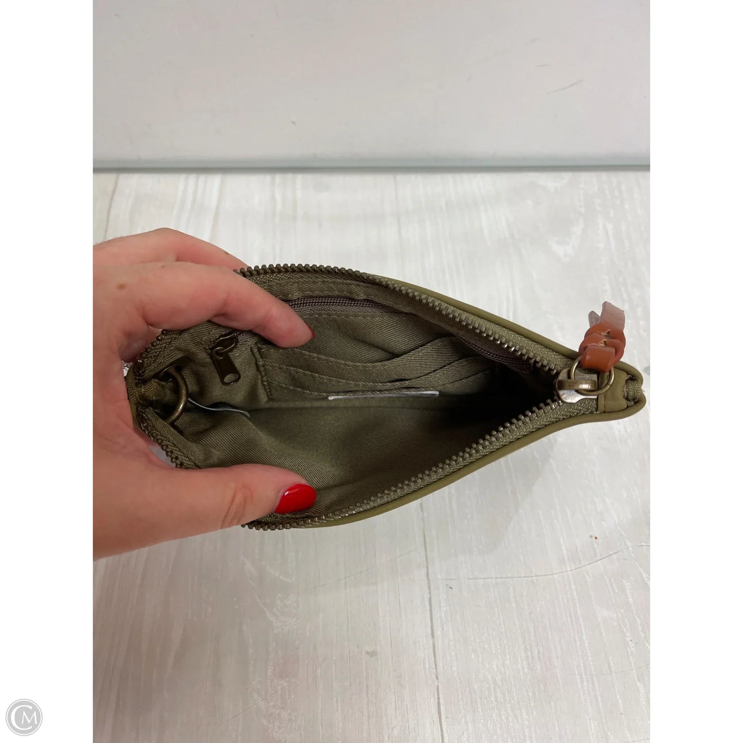Wristlet By Universal Thread, Size: Medium