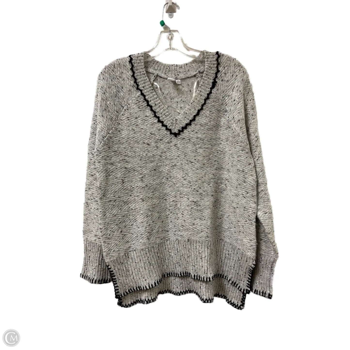 Sweater By Cable And Gauge In Grey, Size: L