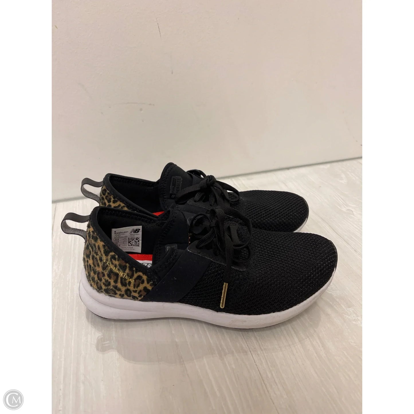 Shoes Athletic By New Balance In Black, Size: 6.5