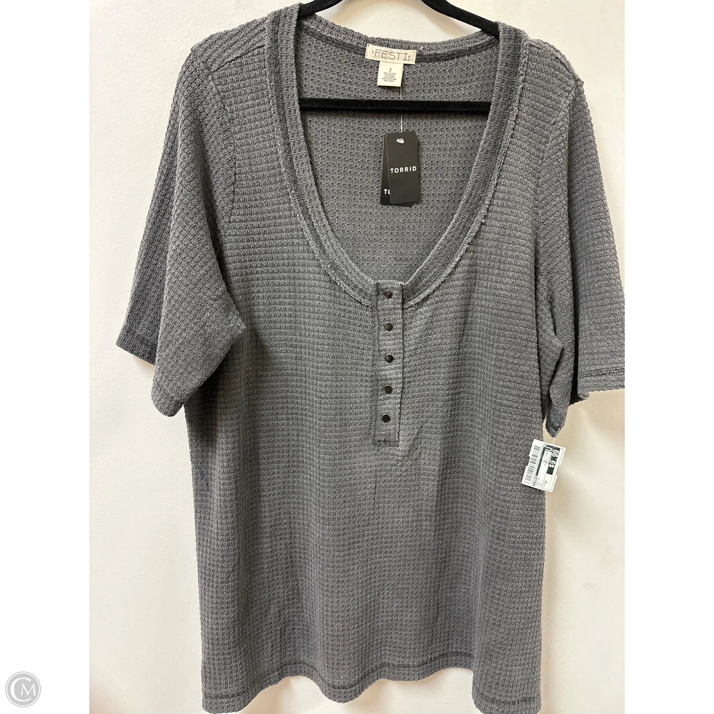Top Short Sleeve By Torrid In Grey, Size: 2x