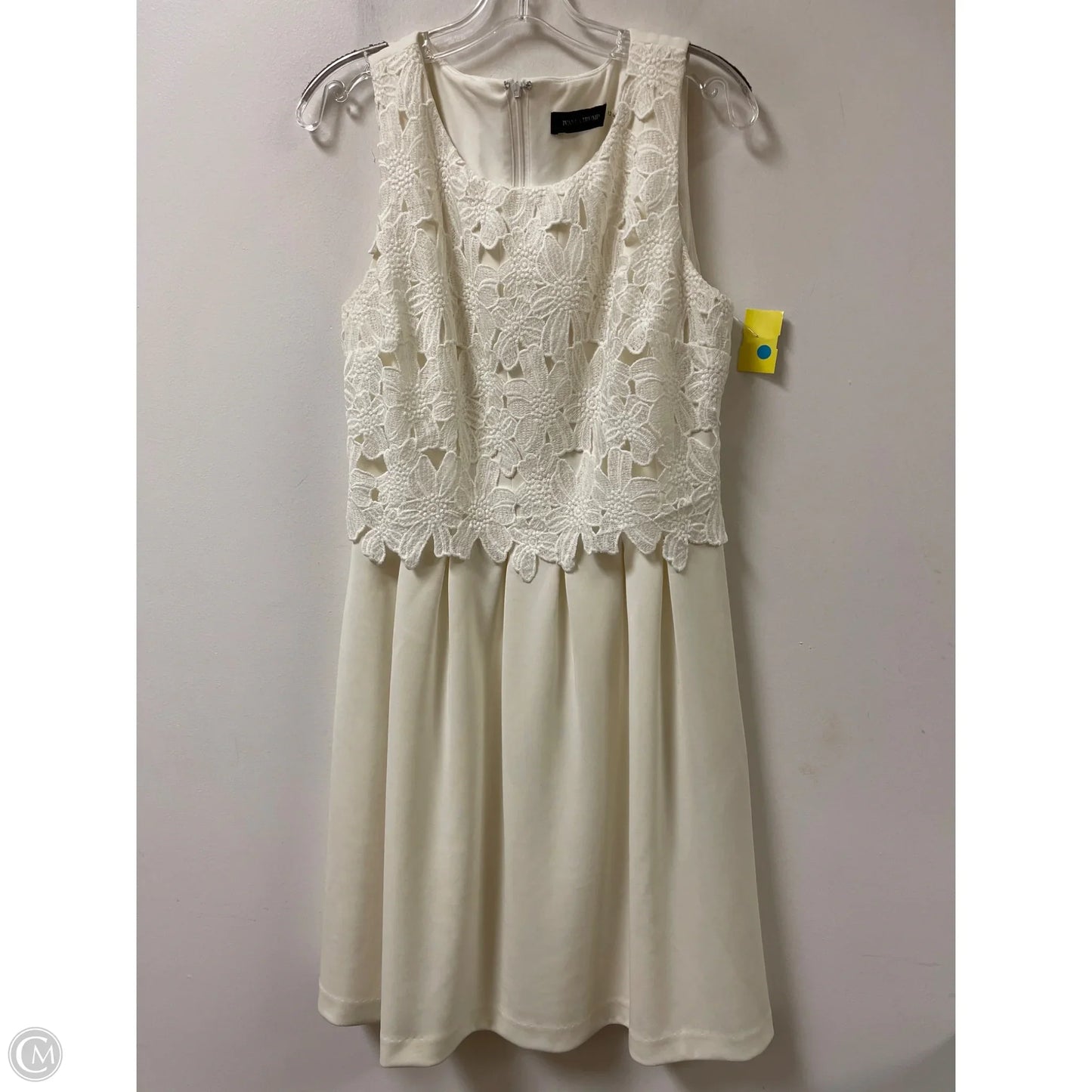 Dress Casual Short By Ivanka Trump In White, Size: L