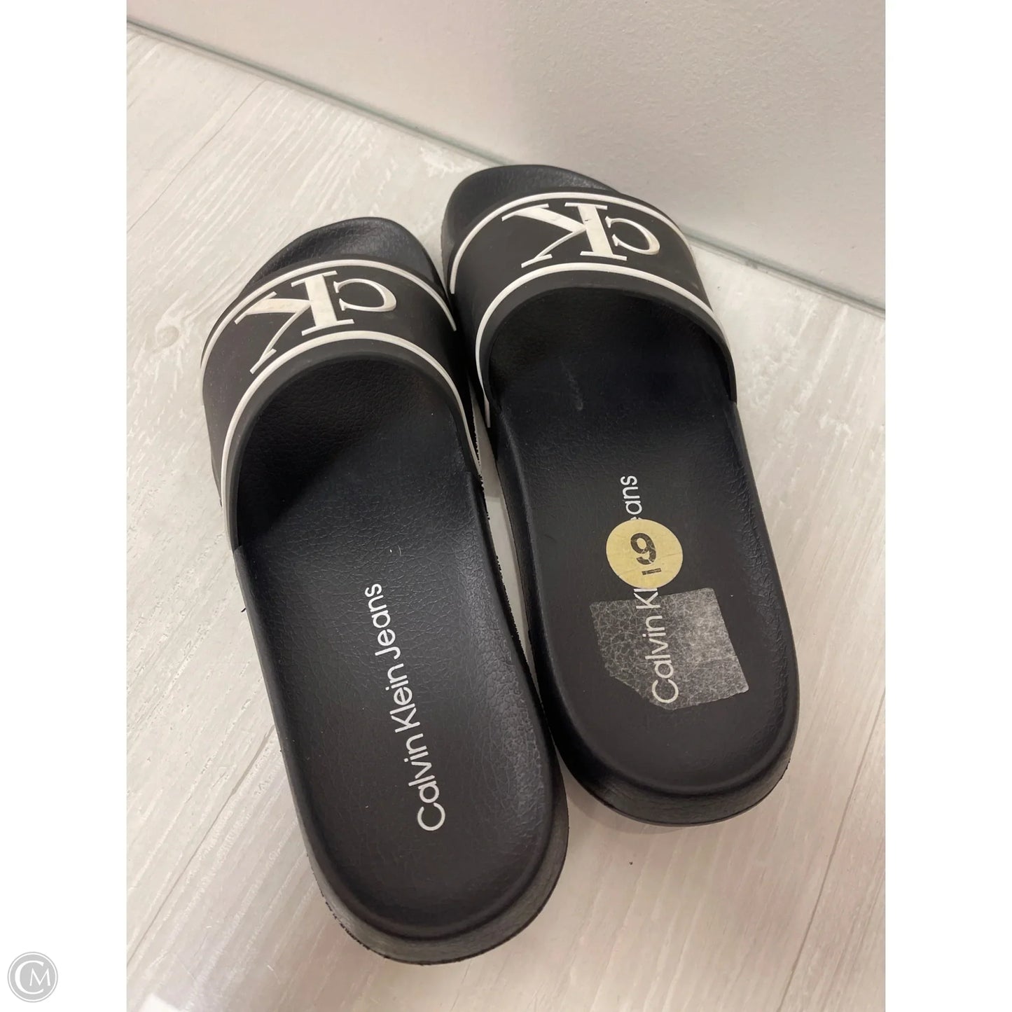Sandals Flats By Calvin Klein In Black, Size: 9