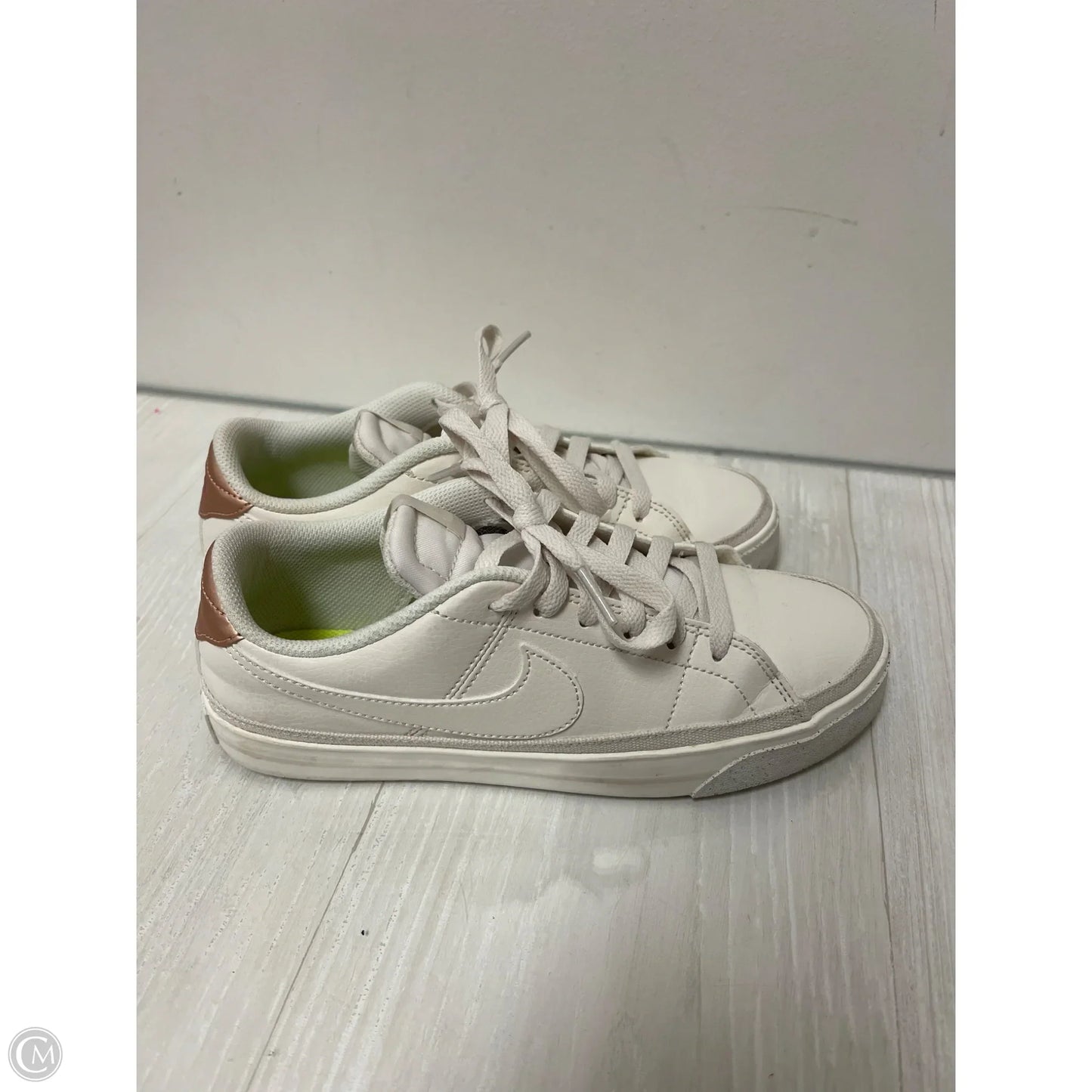 Shoes Flats By Nike In White, Size: 7