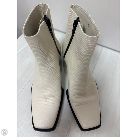 Boots Ankle Flats By Frame In White, Size: 6.5