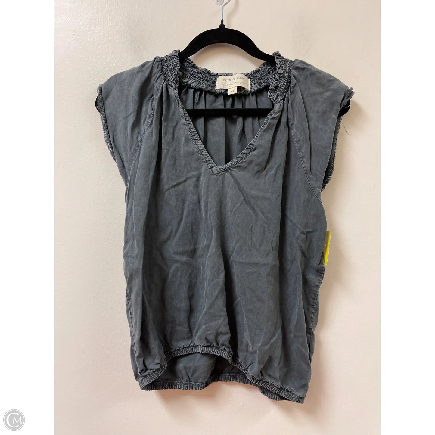 Top Short Sleeve By Cloth & Stone In Grey, Size: M