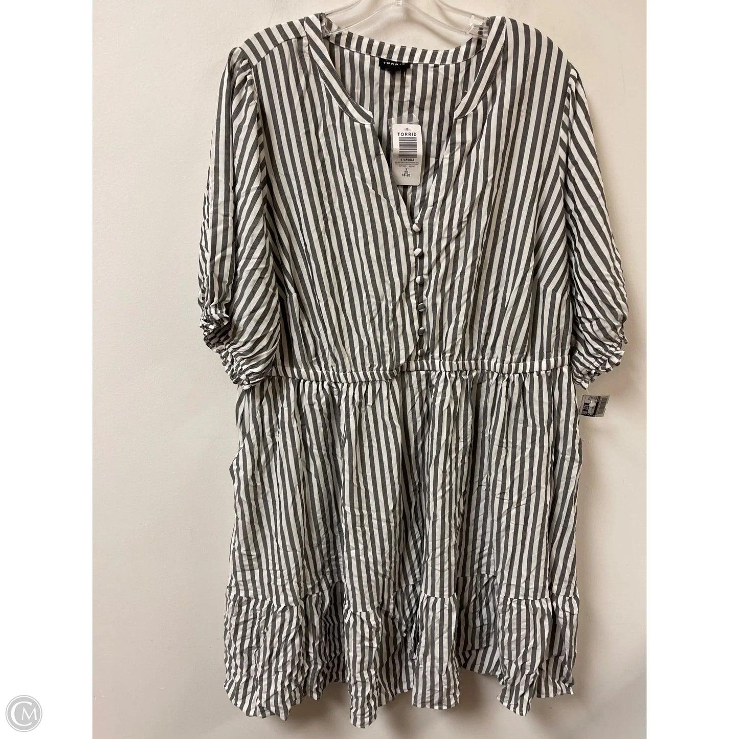 Dress Casual Short By Torrid In Grey, Size: 2x