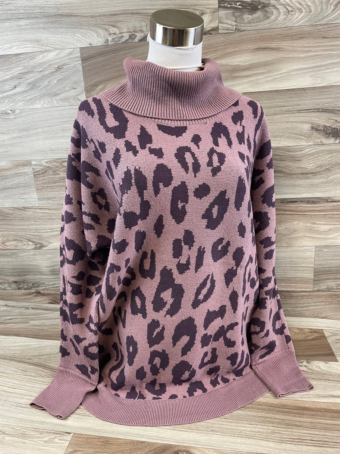 Sweater By Liz Claiborne In Leopard Print, Size: M