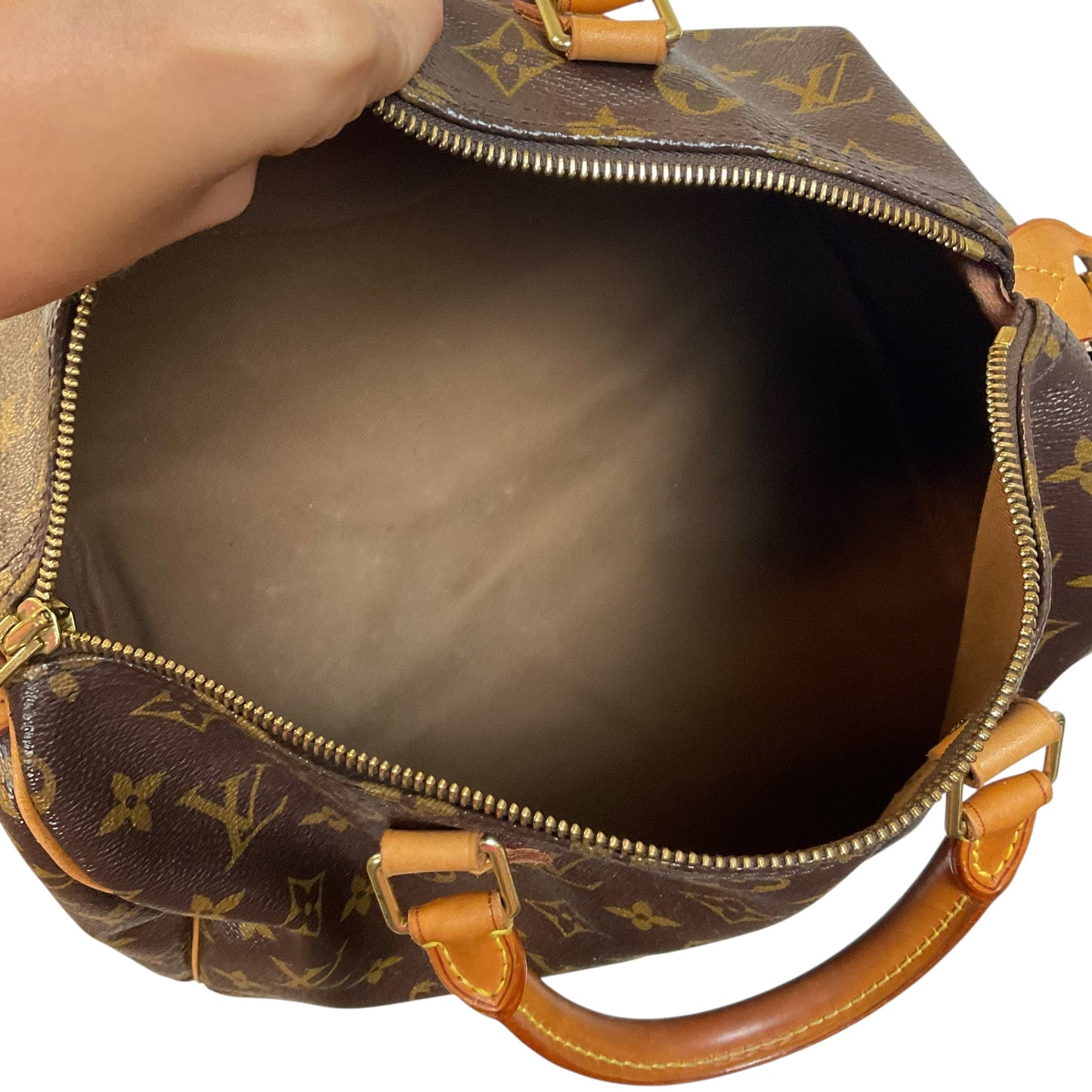 Handbag Luxury Designer By Louis Vuitton, Size: Medium