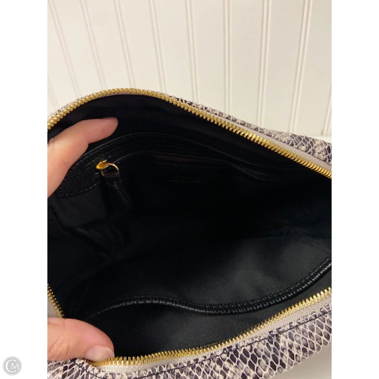 Handbag Leather By Gilli, Size: Medium