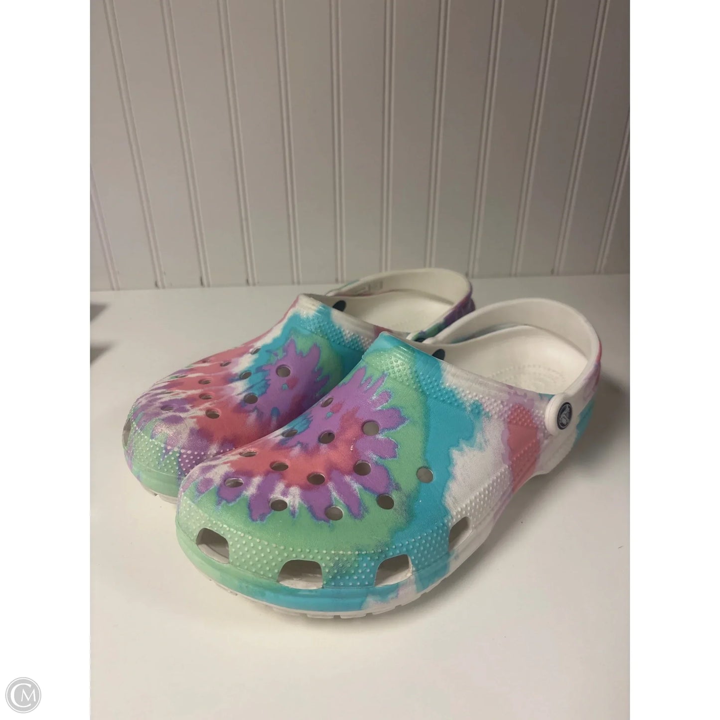 Shoes Flats By Crocs In Tie Dye Print, Size: 11