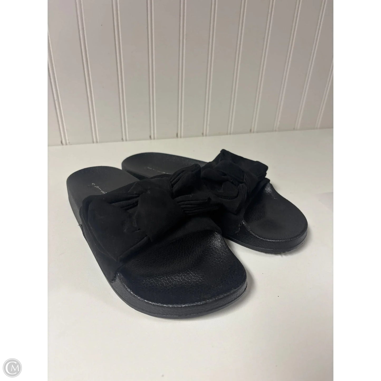 Sandals Flats By Steve Madden In Black, Size: 8