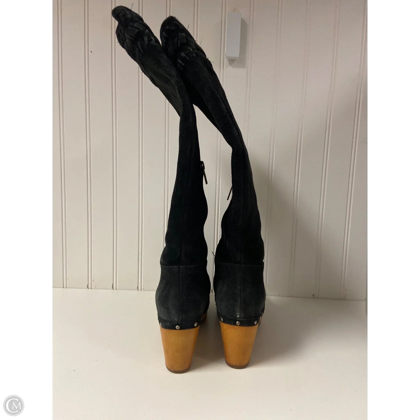 Boots Designer By Ugg In Black, Size: 6