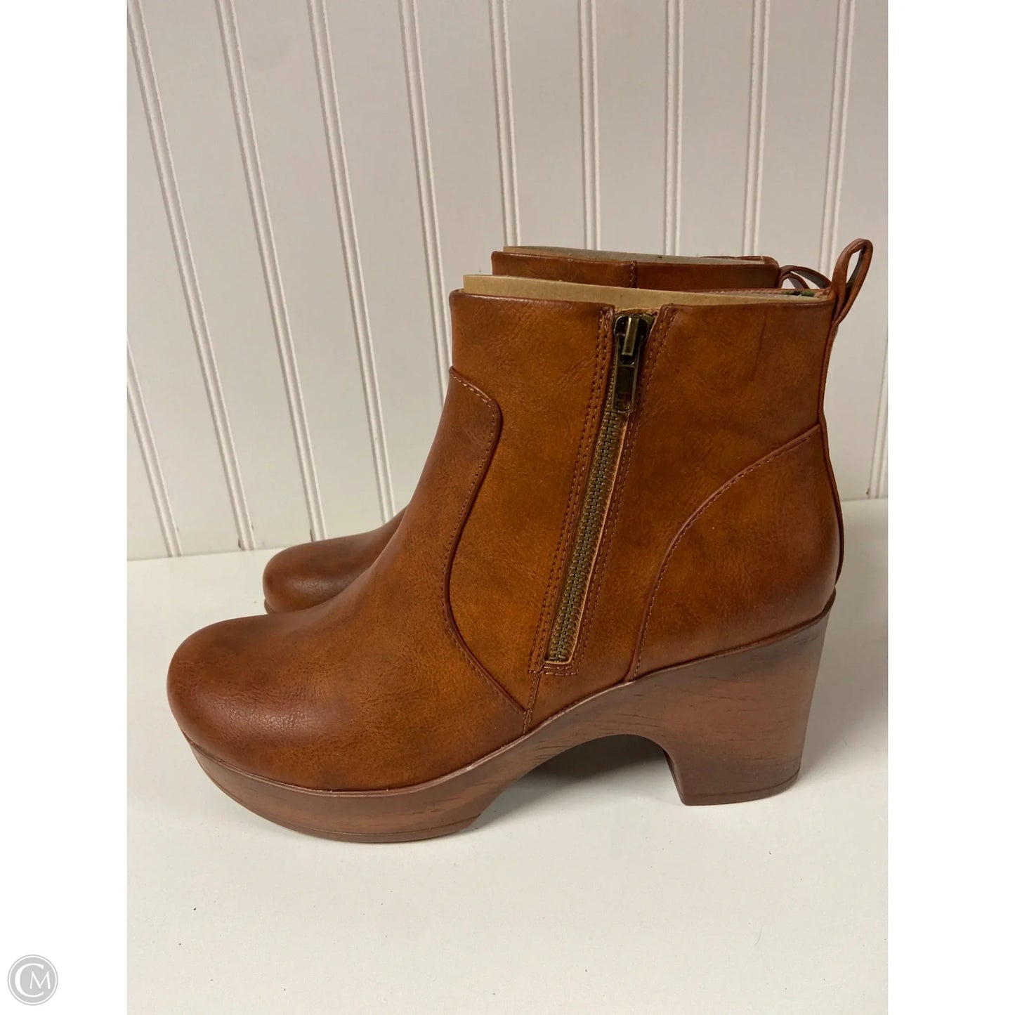 Boots Ankle Heels By Boc In Brown, Size: 10
