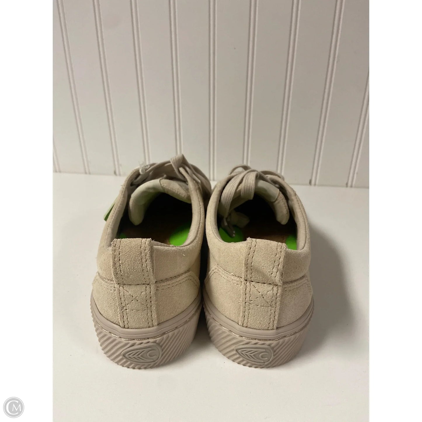 Shoes Sneakers By Cariuma In Beige, Size: 8