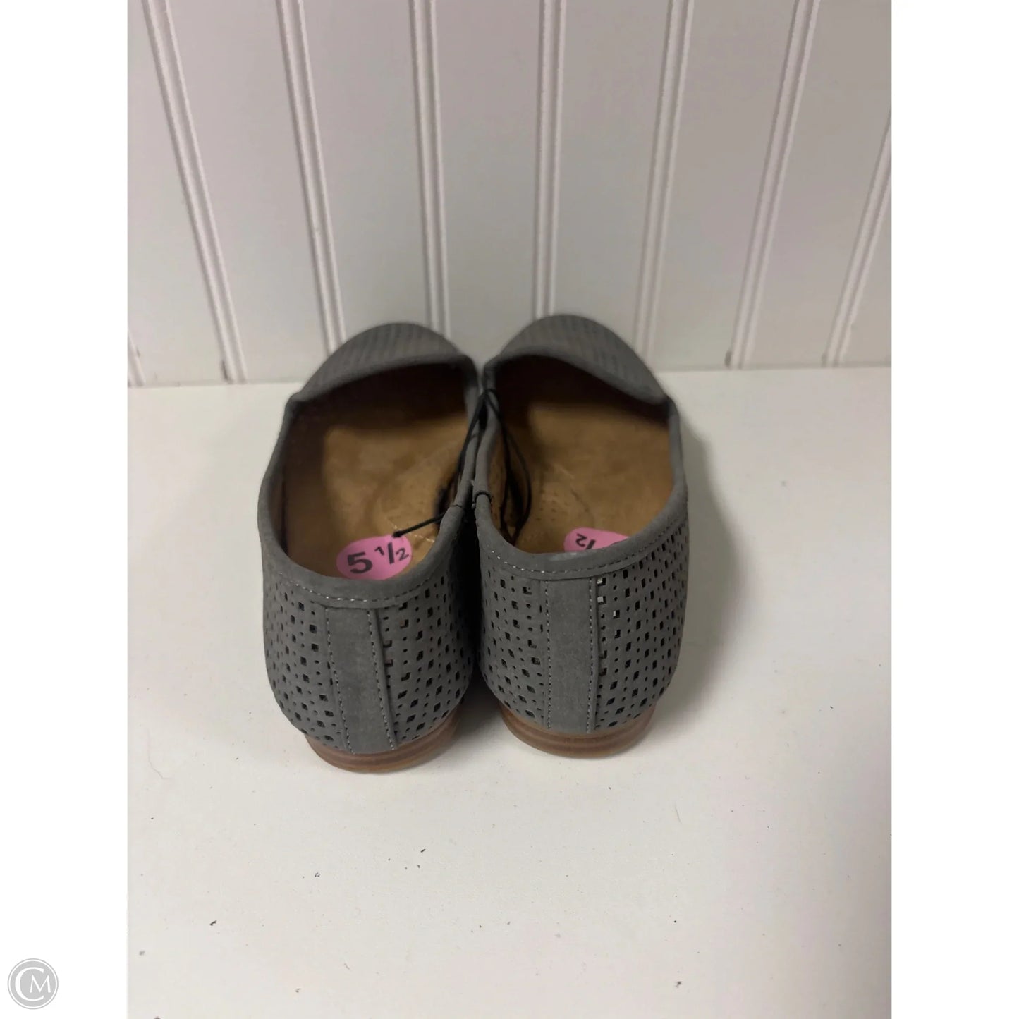 Shoes Flats By White Mountain In Grey, Size: 5.5