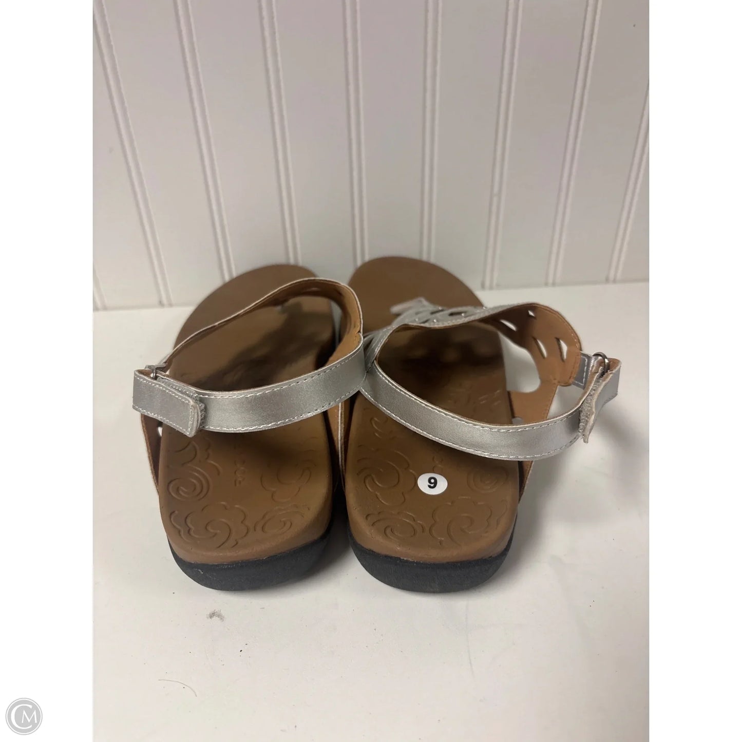 Sandals Flip Flops By Rockport In Silver, Size: 9