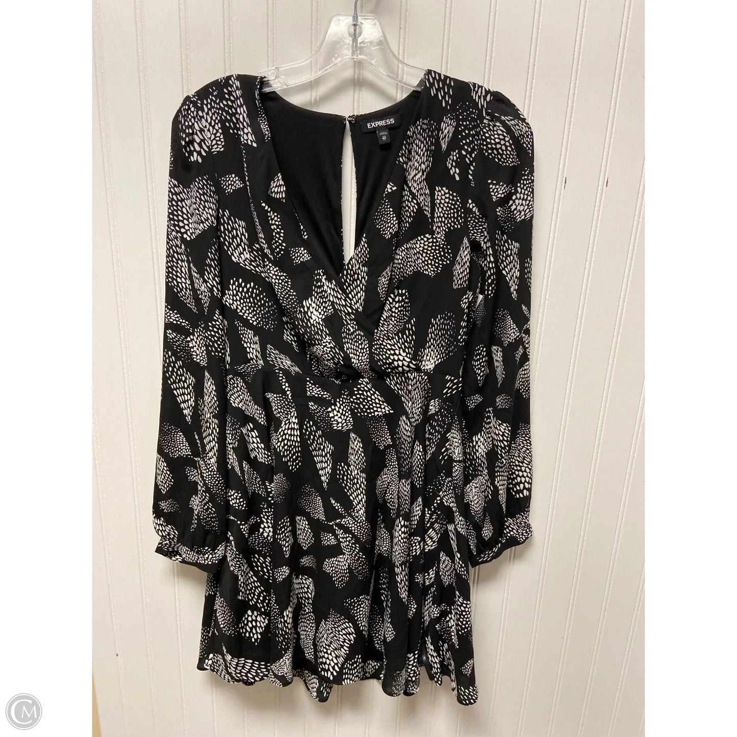 Dress Casual Short By Express In Black & White, Size: Xs