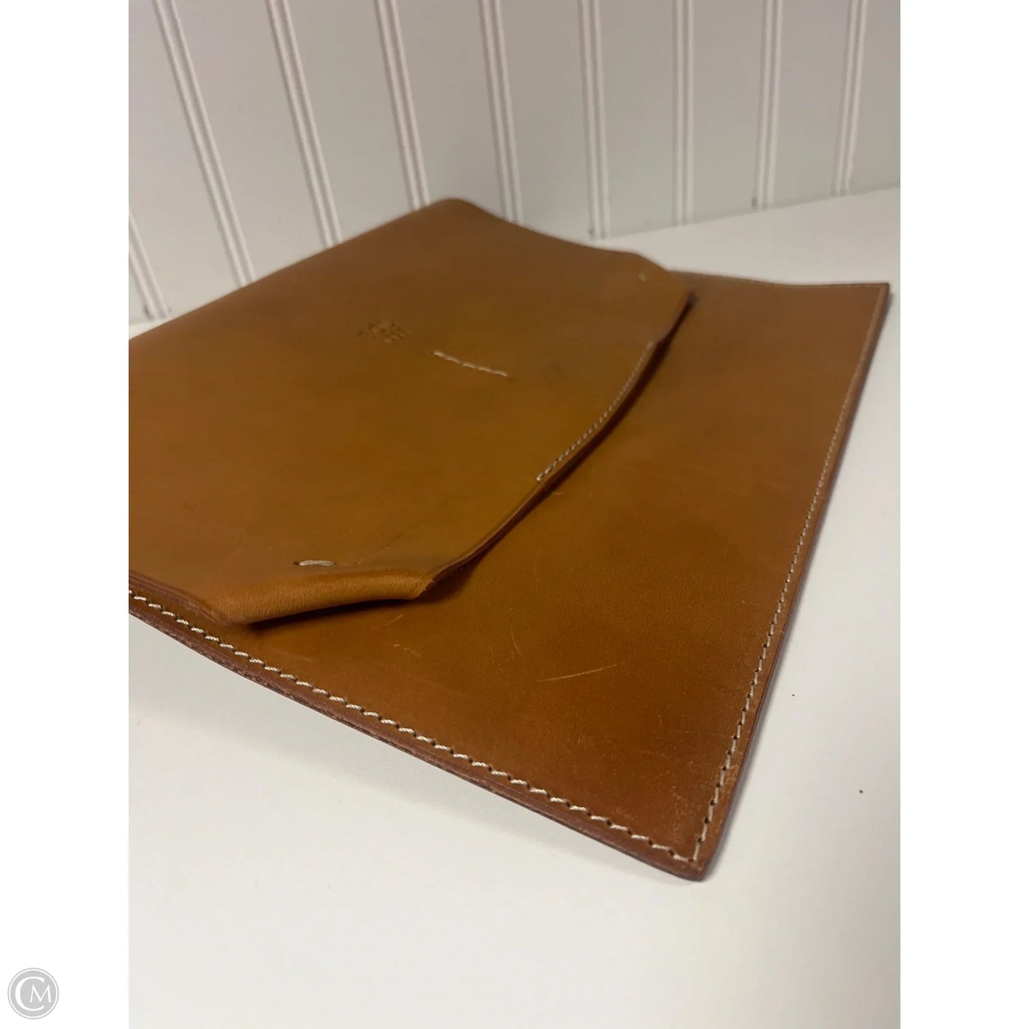 Clutch Leather By Clothes Mentor, Size: Large