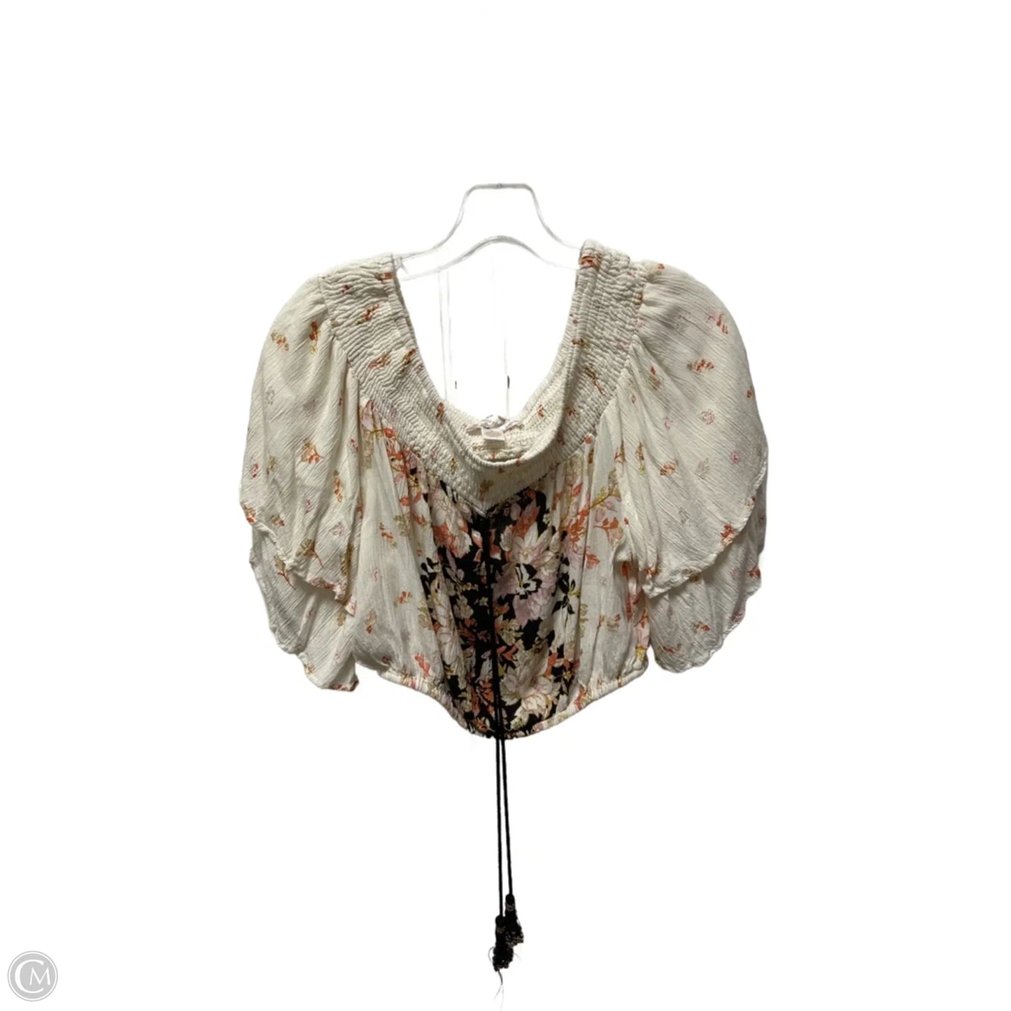 Top Short Sleeve By Band Of Gypsies In Cream, Size: M