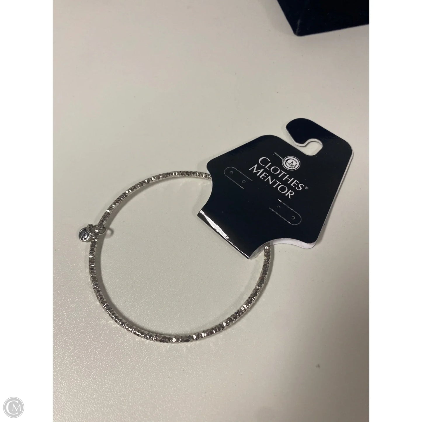 Bracelet Bangle By Clothes Mentor, Size: 1