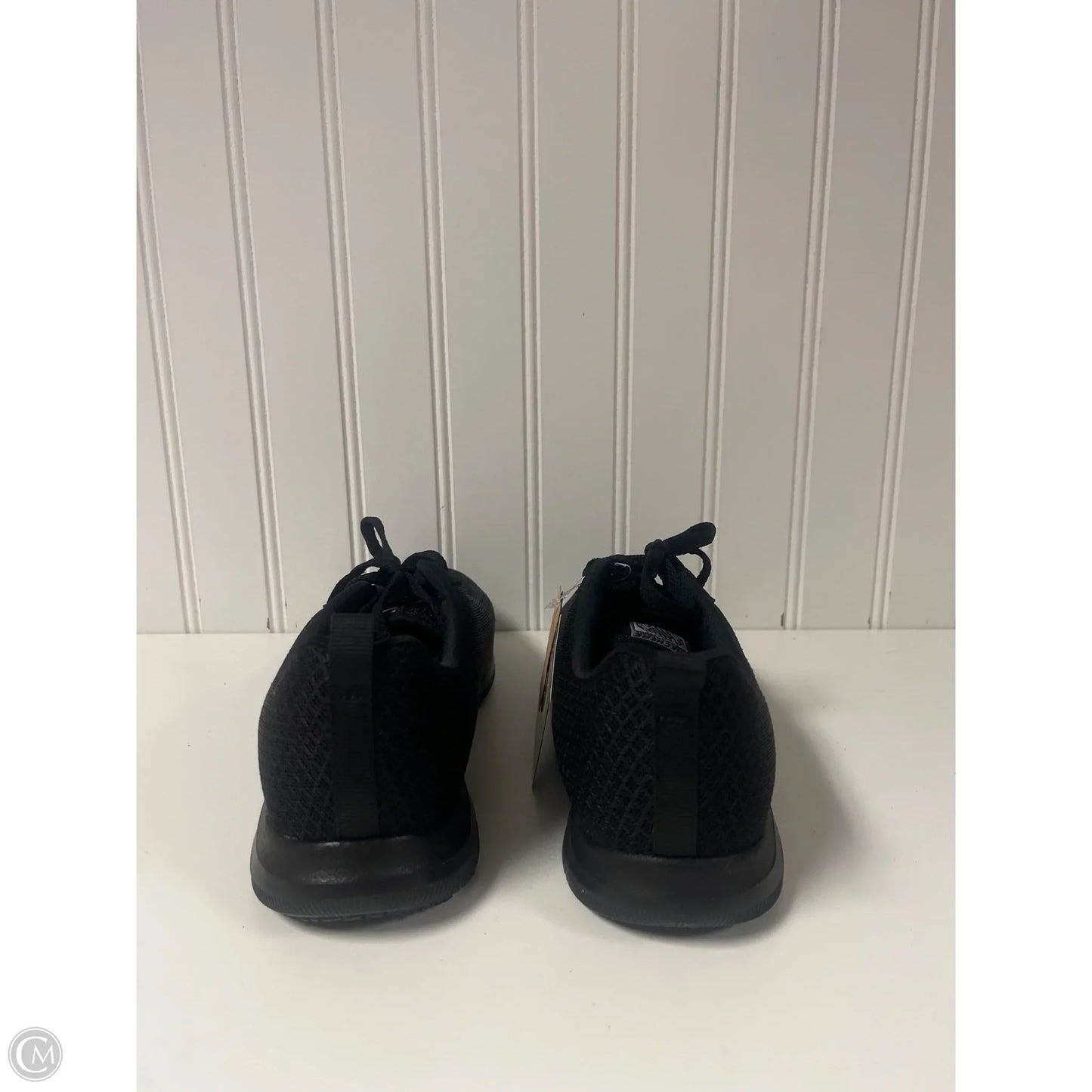 Shoes Sneakers By Skechers In Black, Size: 6.5