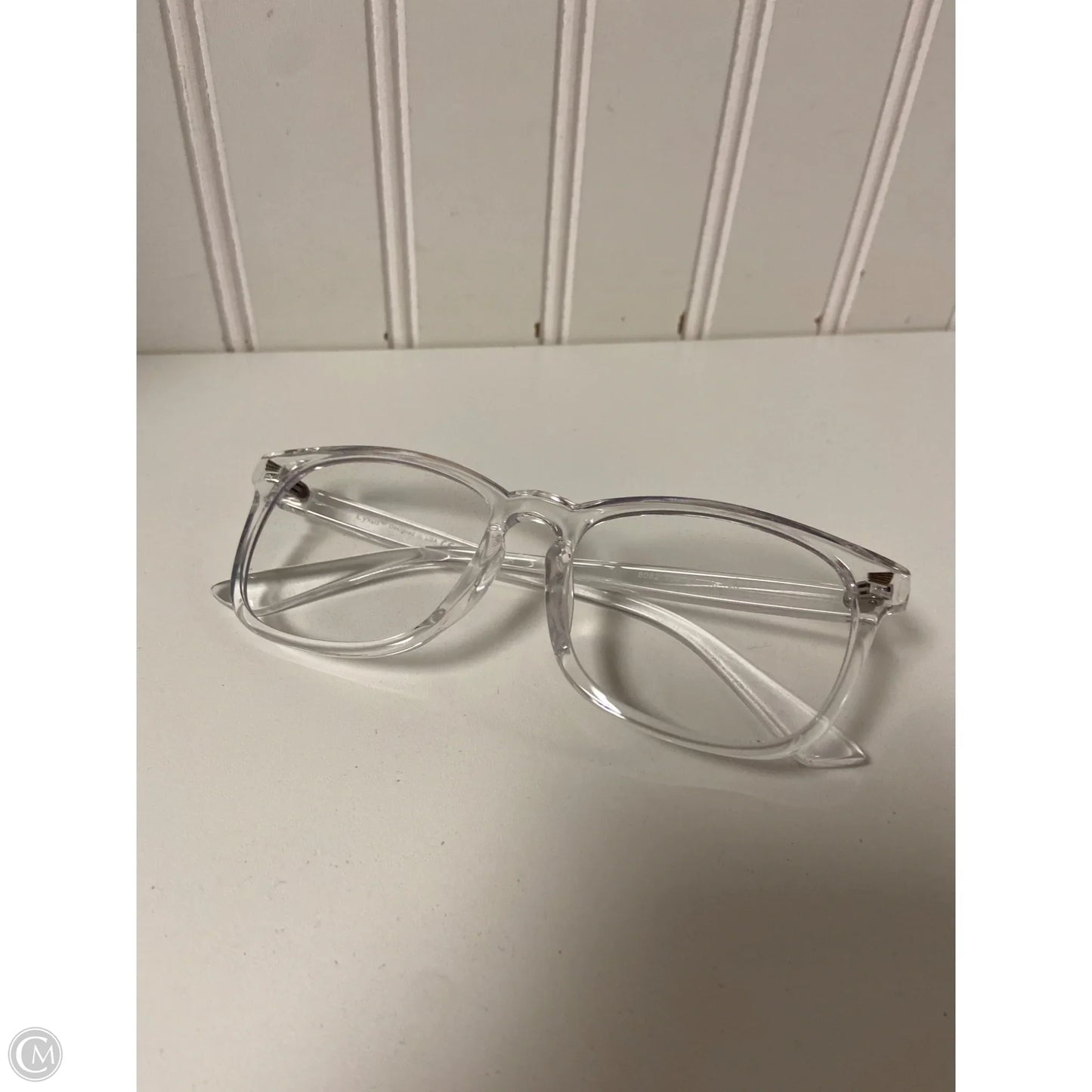 Sunglasses By Clothes Mentor, Size: Small