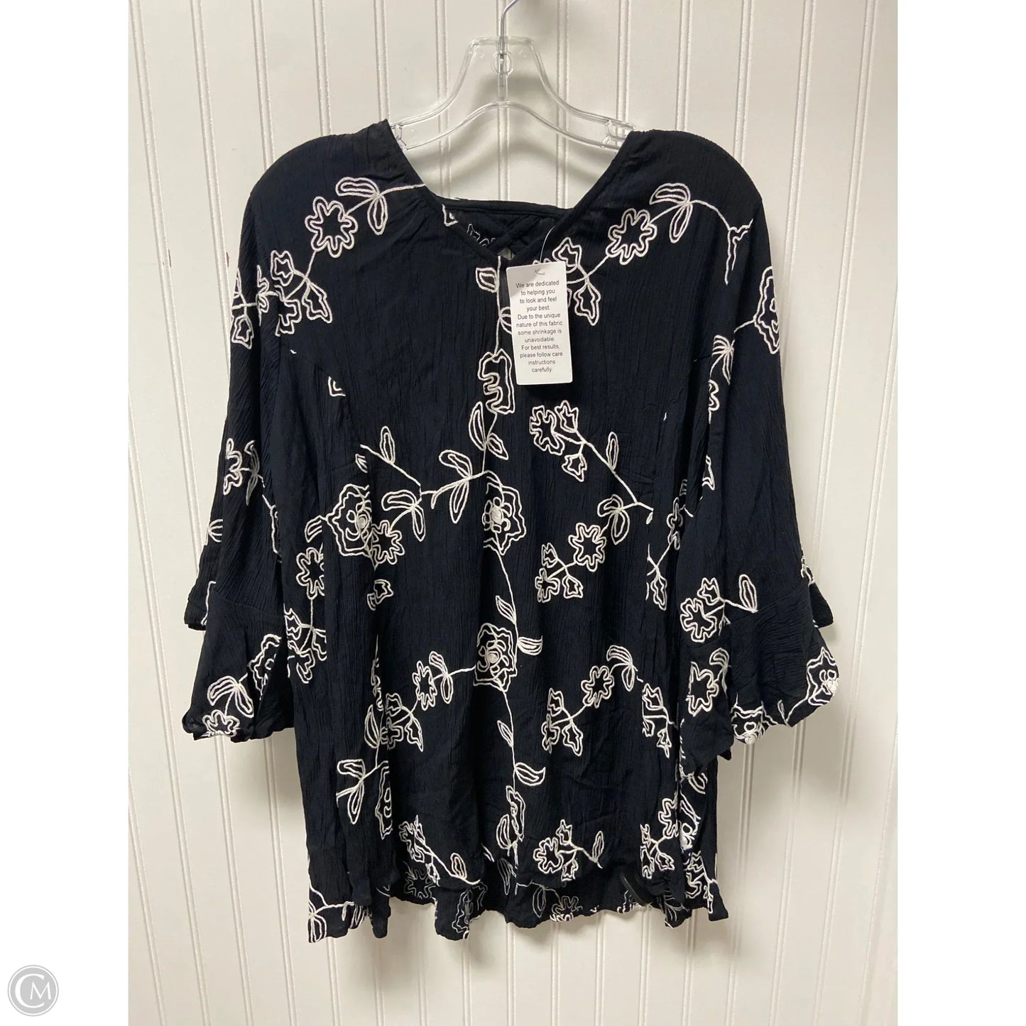 Top Long Sleeve By Catherines In Black & White, Size: 1x