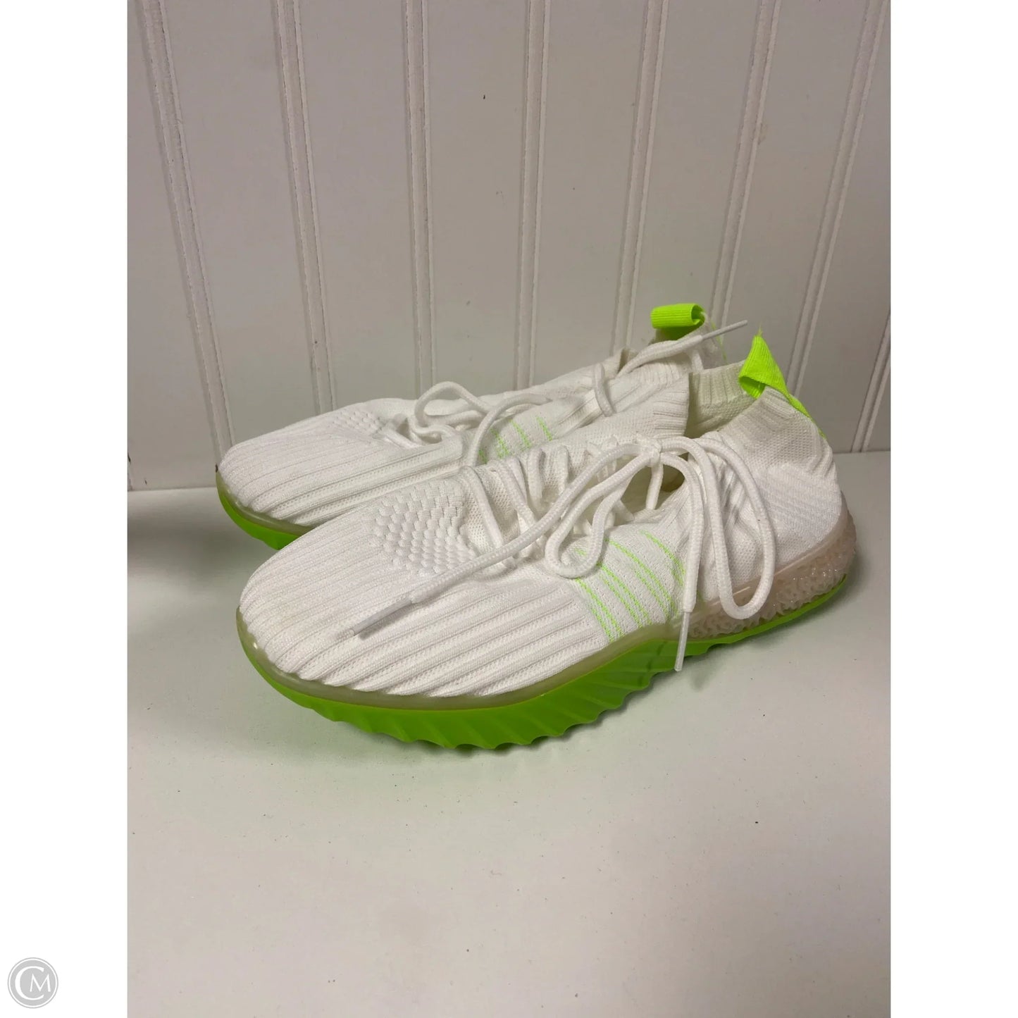 Shoes Athletic By Danskin In White, Size: 7