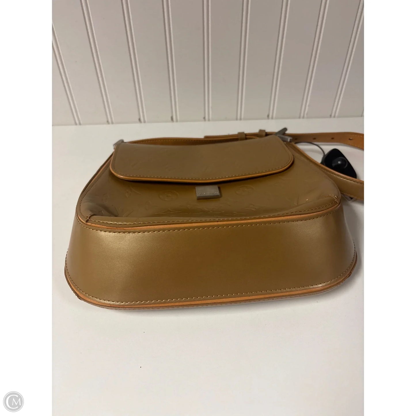 Handbag Luxury Designer By Louis Vuitton, Size: Medium
