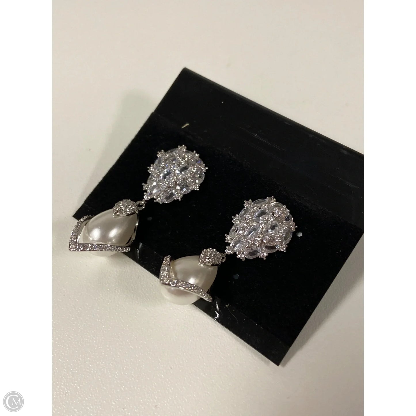 Earrings Dangle/drop By Clothes Mentor, Size: 1