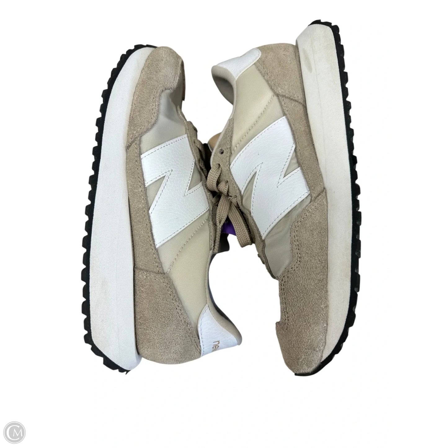 Shoes Sneakers By New Balance In Tan & White, Size: 7.5