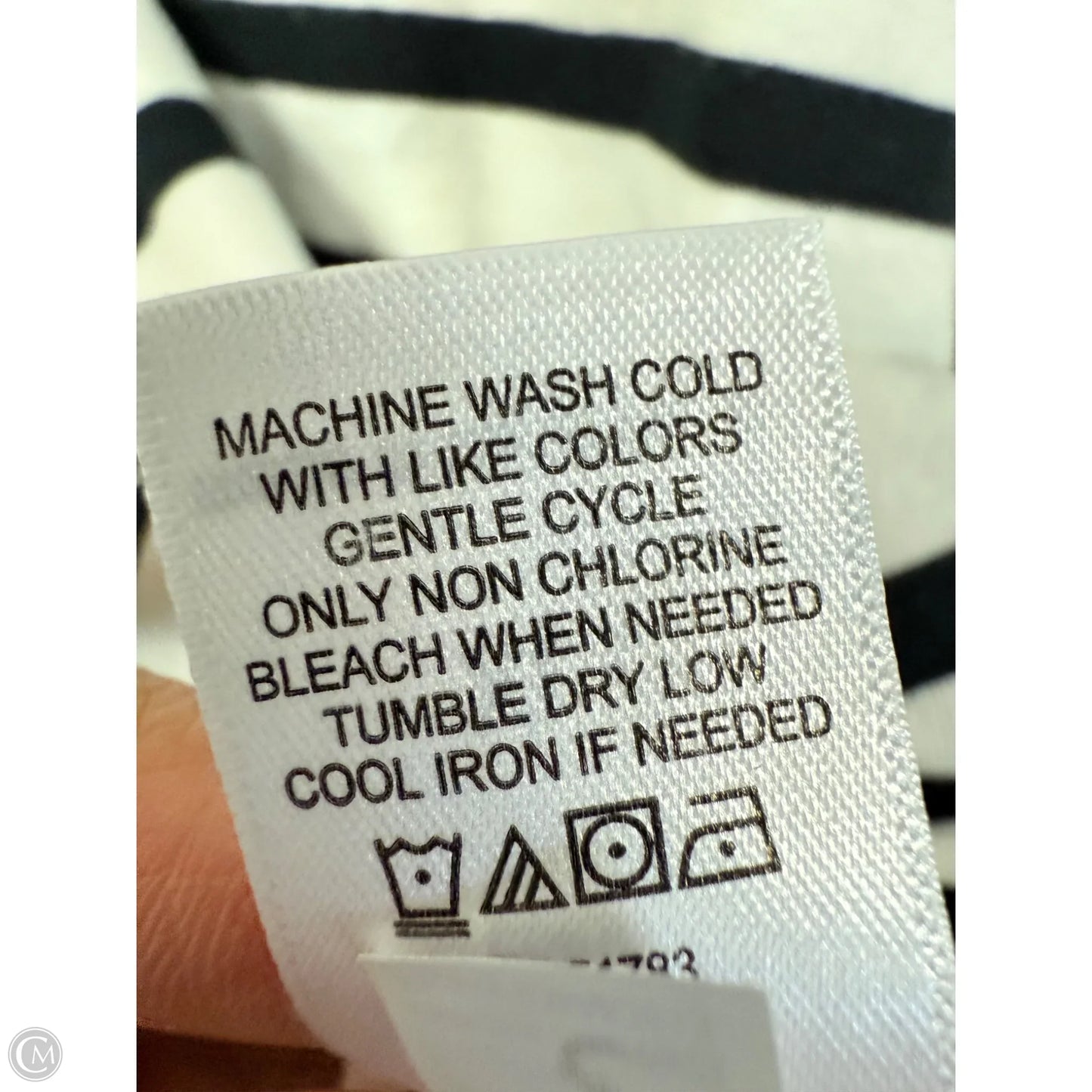 Top Long Sleeve By Maurices In Black & White, Size: Xl