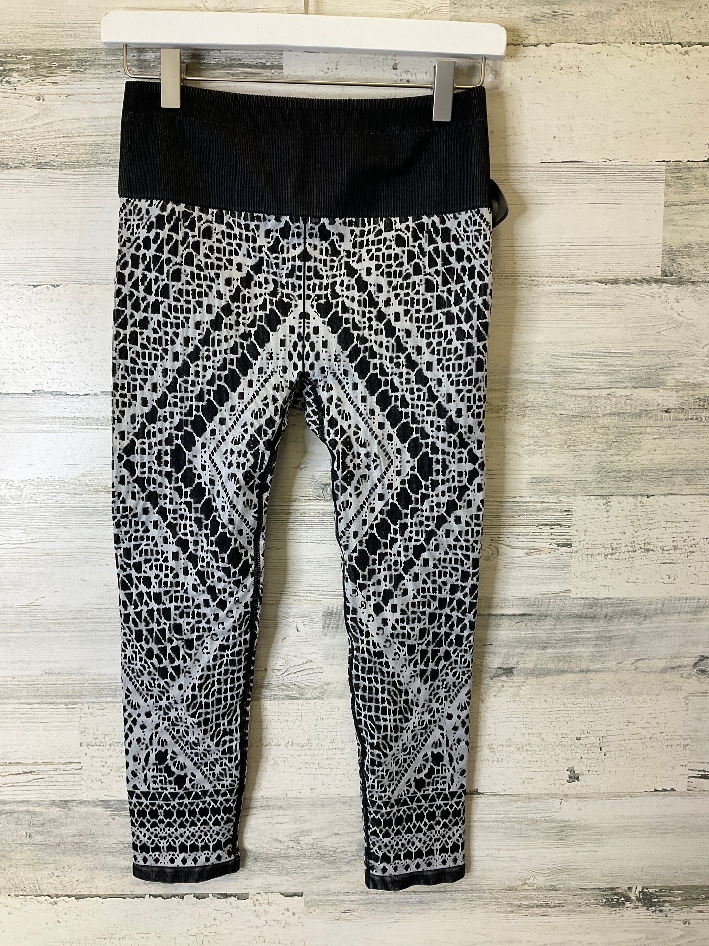 Athletic Capris By Fabletics Size: M