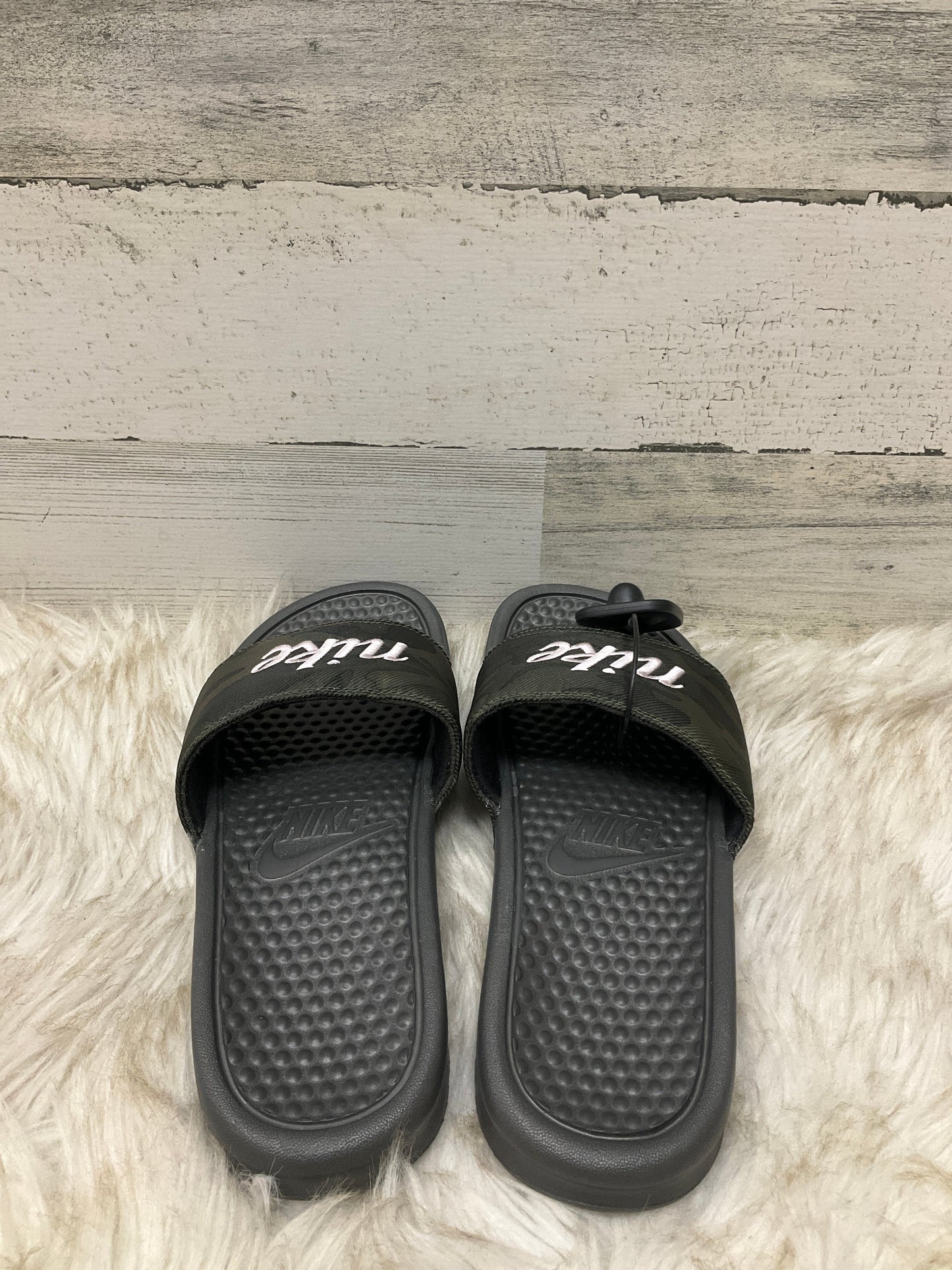Sandals Flats By Nike Size: 6