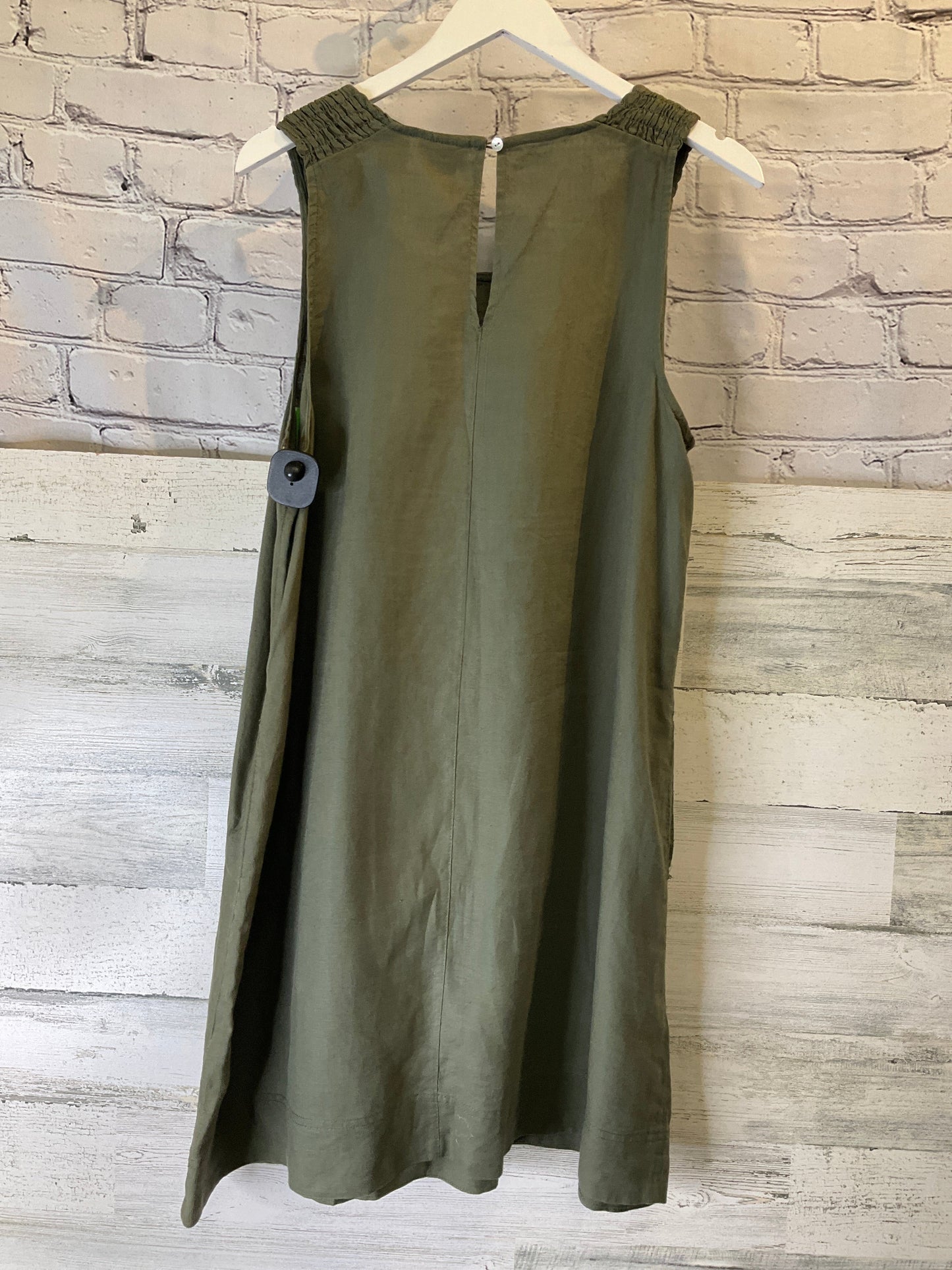 Dress Casual Short By Tahari By Arthur Levine Size: M