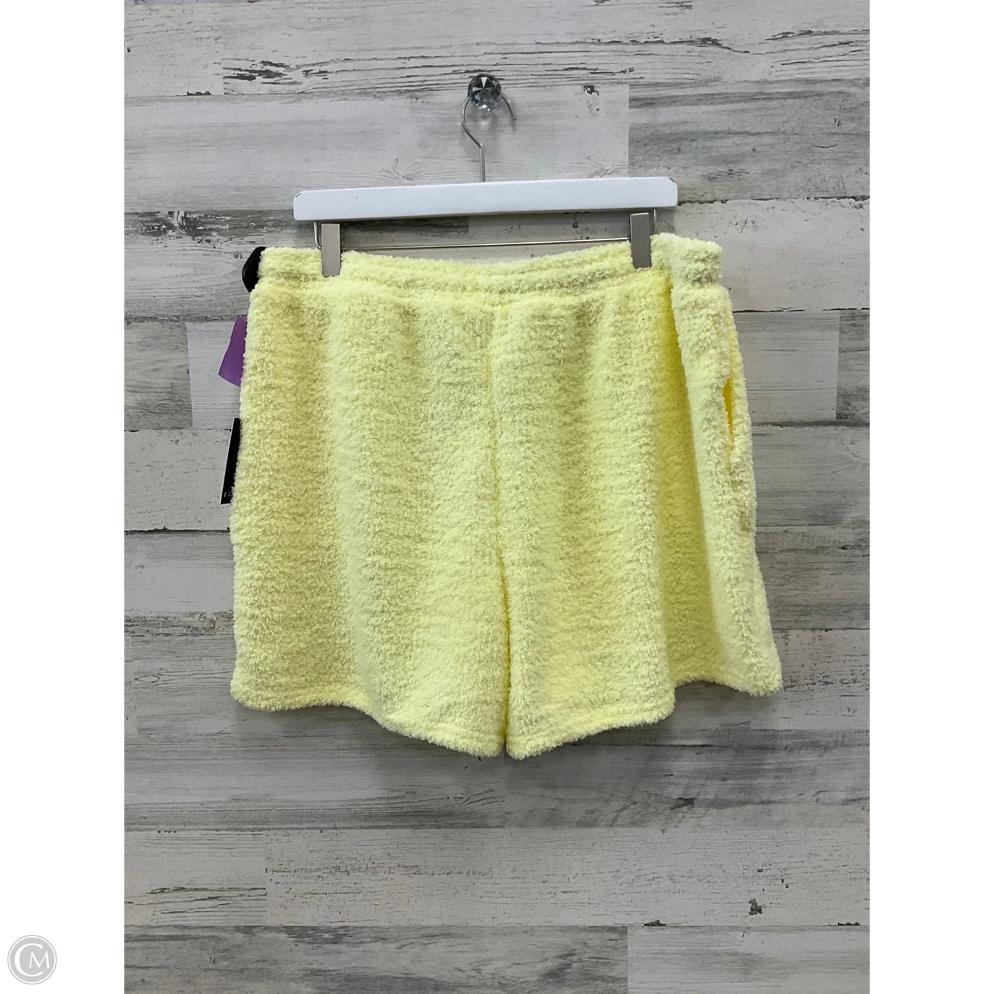 Shorts By Clothes Mentor In Yellow, Size: 16
