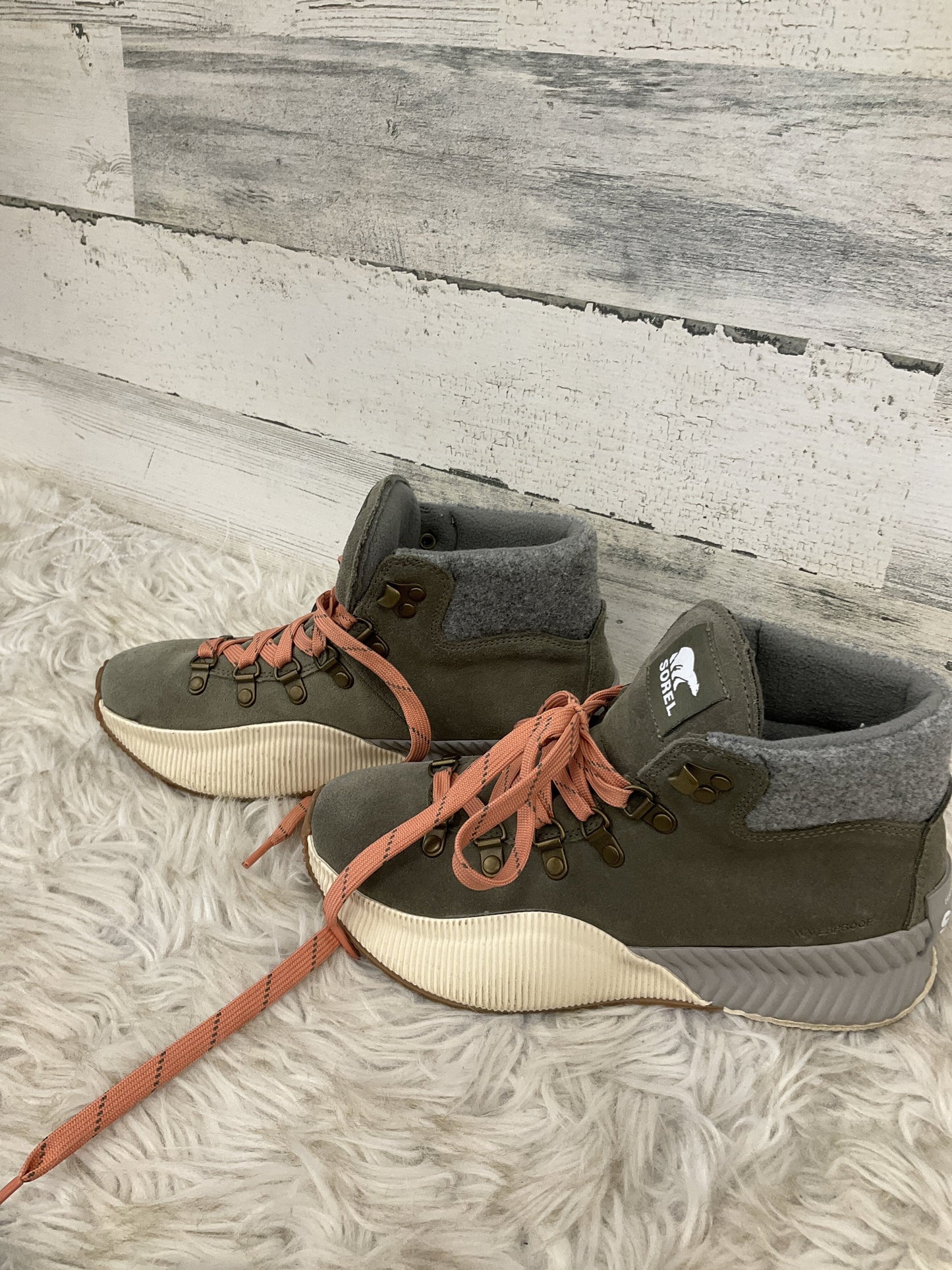 Boots Designer By Sorel Size: 6