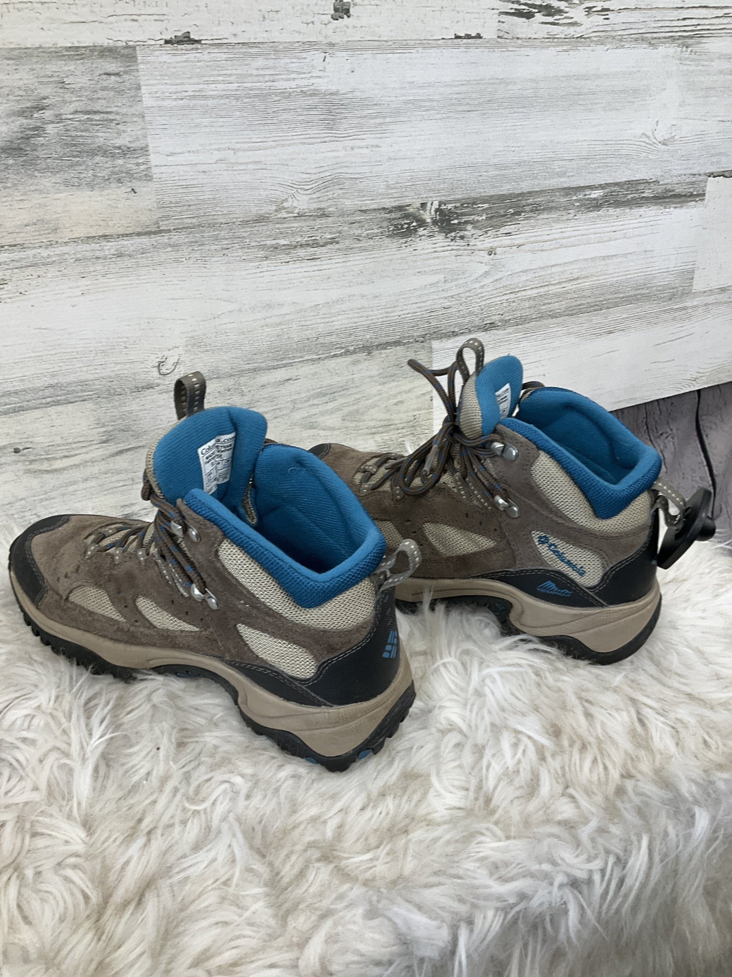 Boots Hiking By Columbia Size: 6.5