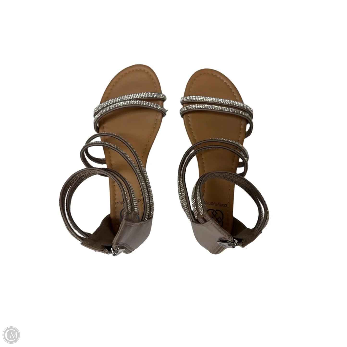 Sandals Flats By Daisy Fuentes In Taupe, Size: 9