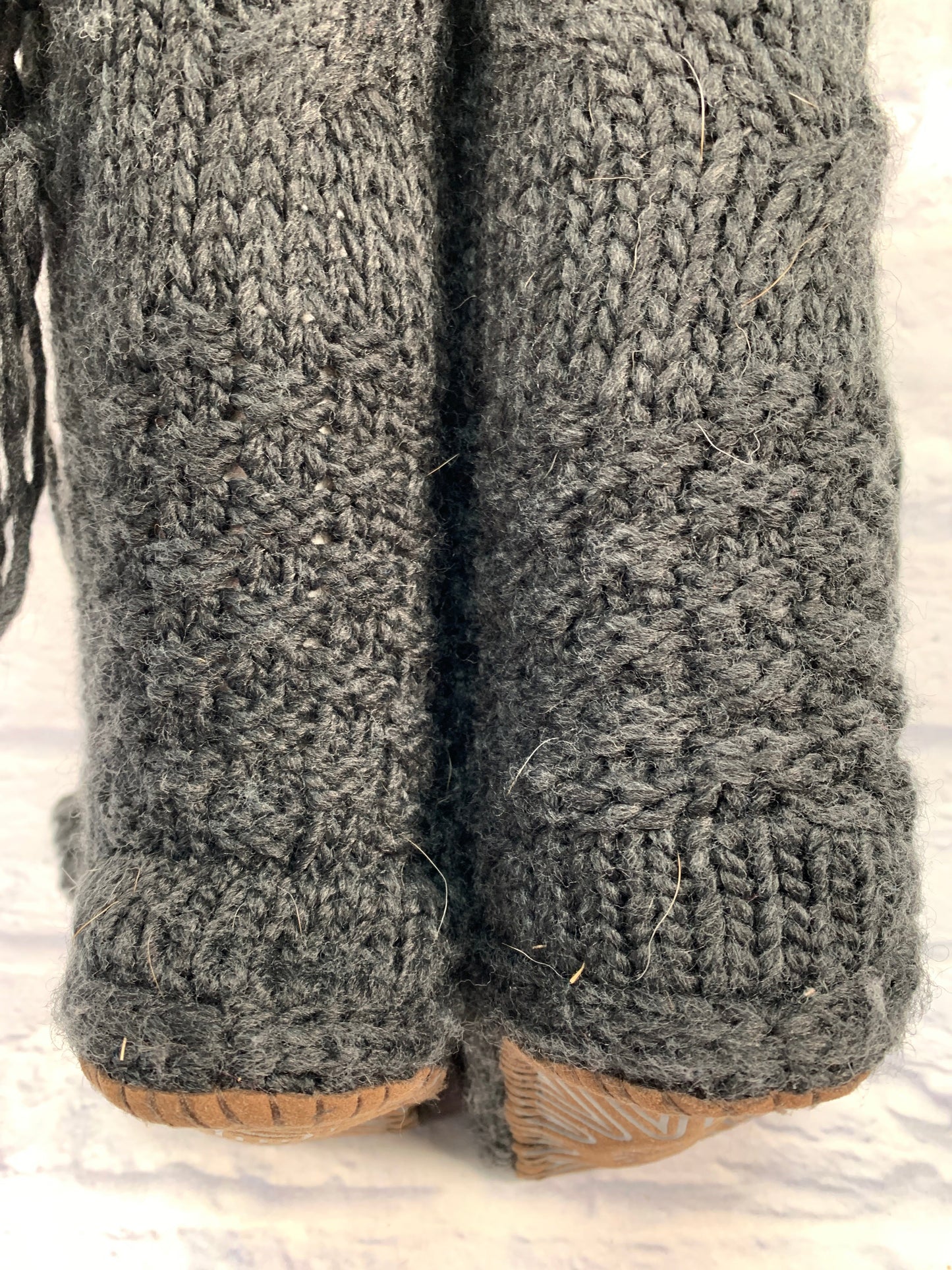 Boots Mid-calf Flats By Ugg Size: 8