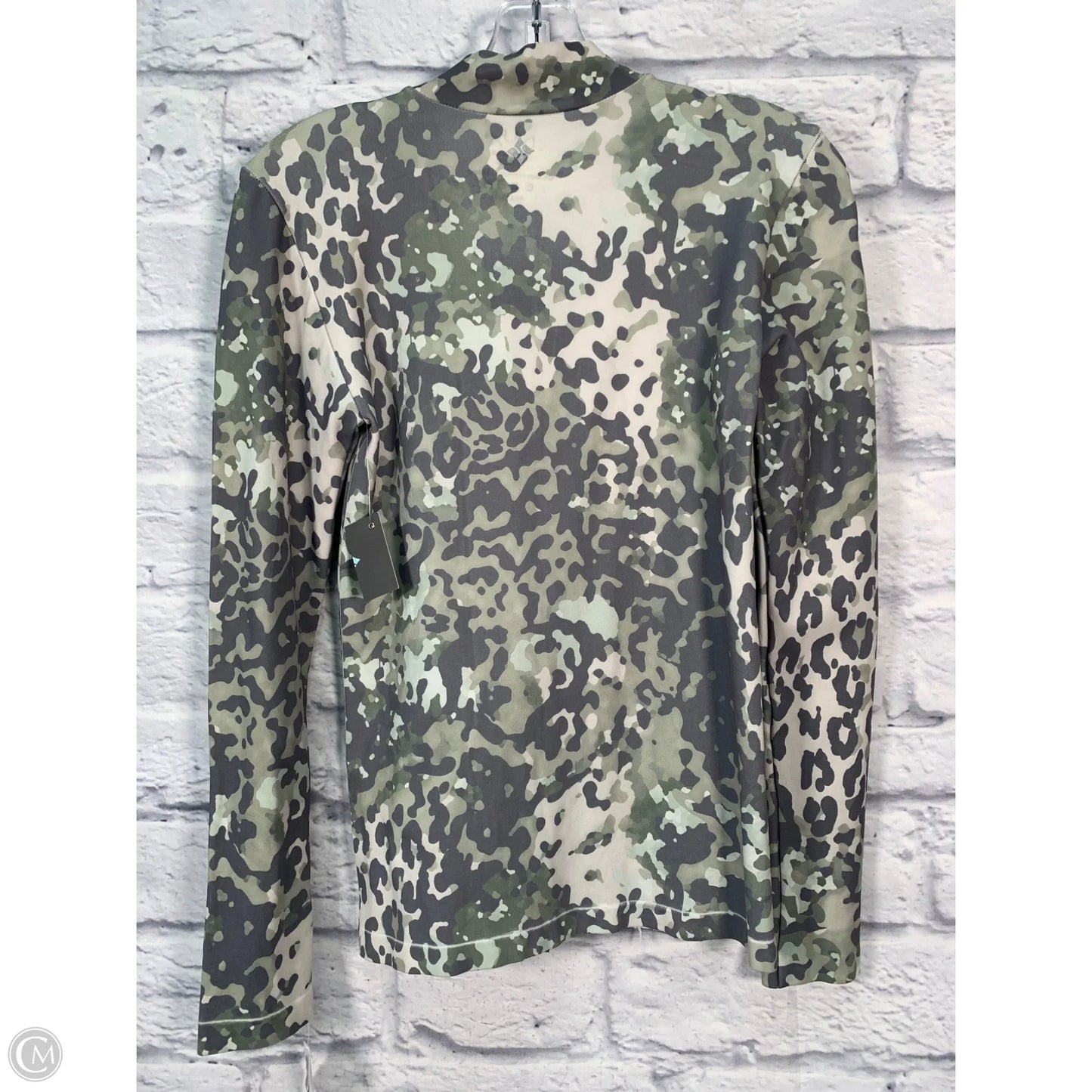 Athletic Top Long Sleeve Collar By Clothes Mentor In Camouflage Print, Size: M