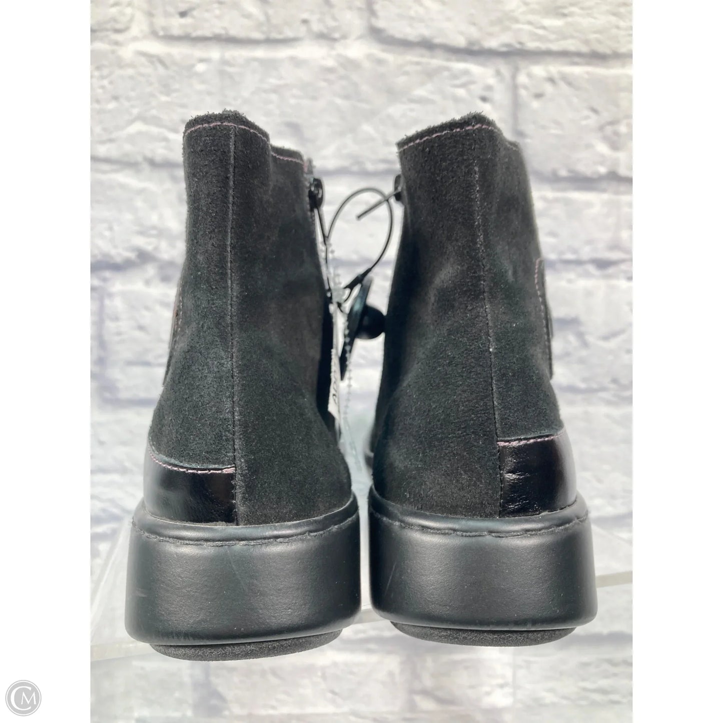 Boots Ankle Flats By Naot In Black, Size: 11